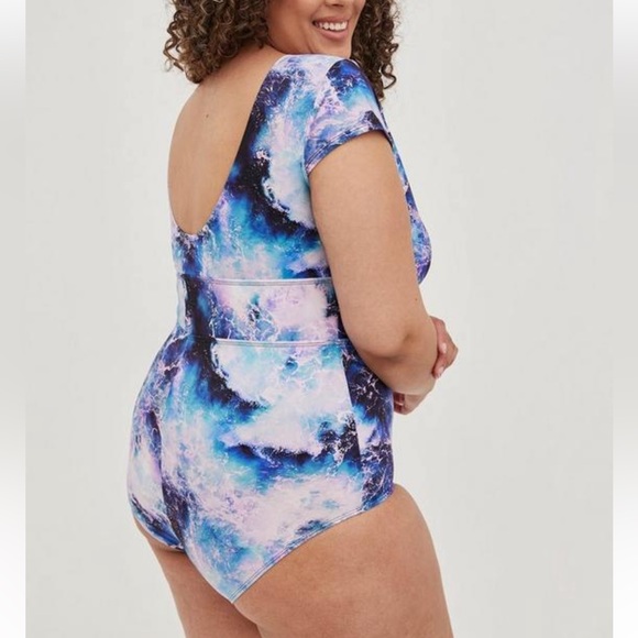 Torrid Active Wireless Scoop Back One Piece Swimsuit size 2x - Picture 3 of 5